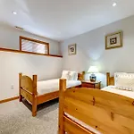 Snowy Creek 30 - Ski In Ski Out, Private Hot Tub, Short Walk To Whistler Village